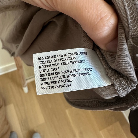 Joylab Cropped Boxy Crewneck Tee - Picture 5 of 5